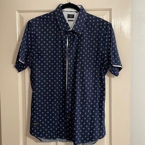 7 Diamonds short sleeve shirt. Dark navy blue color. Size Large.